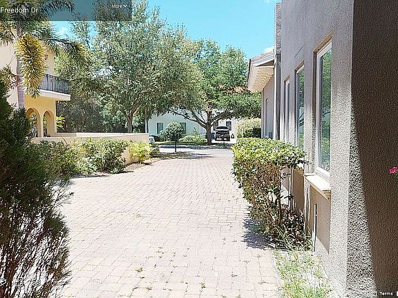 2nd image of 1999 Freedom Dr