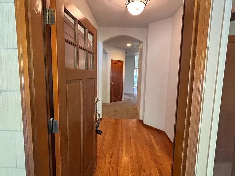 3052 Gary Dr — Photo 3
