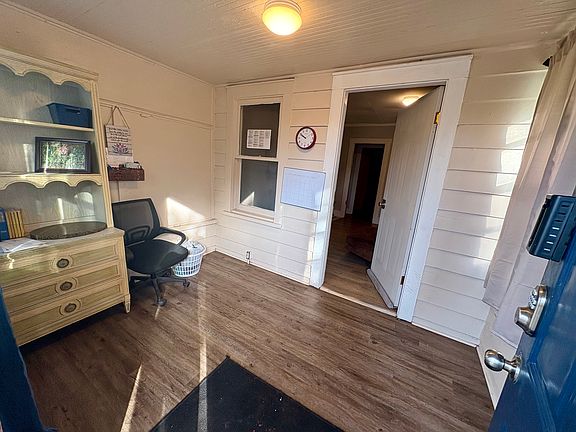 3rd image of 1145 16th Ave S APT A