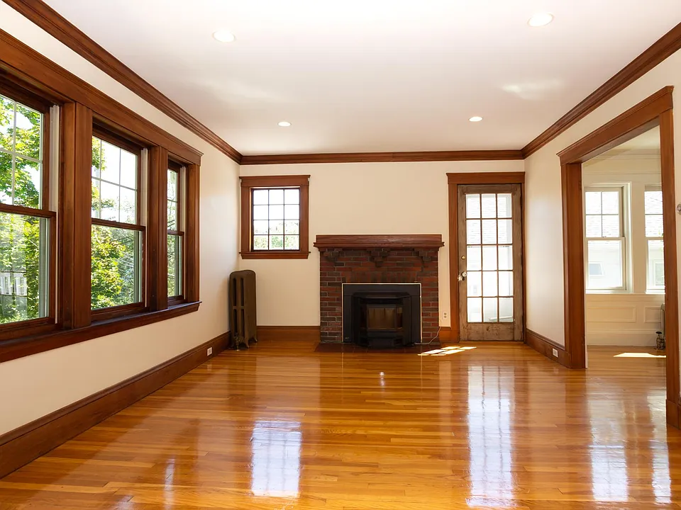 Outstanding Location! Quiet, Sunny 2nd Floor Unit in Watertown's Vibrant East End, near Oakley Country Club. Located between Two Bus Lines to Harvard Square