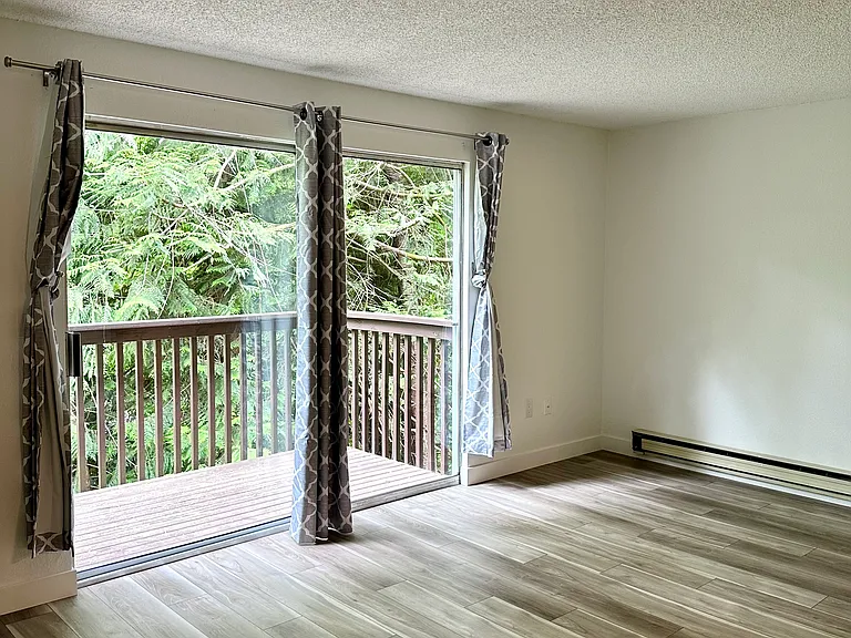 504 Kendall St — Photo 9