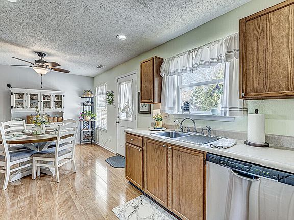 4th image of 2045 Fullwood Dr