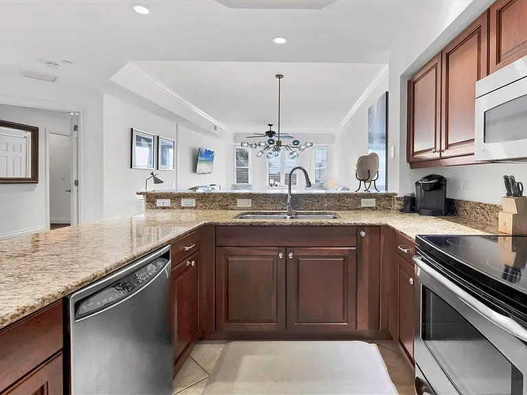 8111 Lakewood Main St #304 — Photo 16