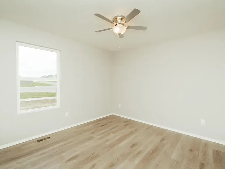 1371 E Macon St — Photo 21