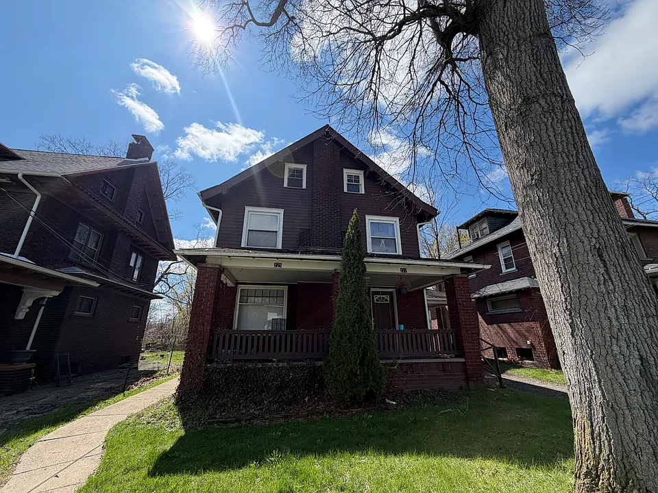 277 Crandall Ave #3