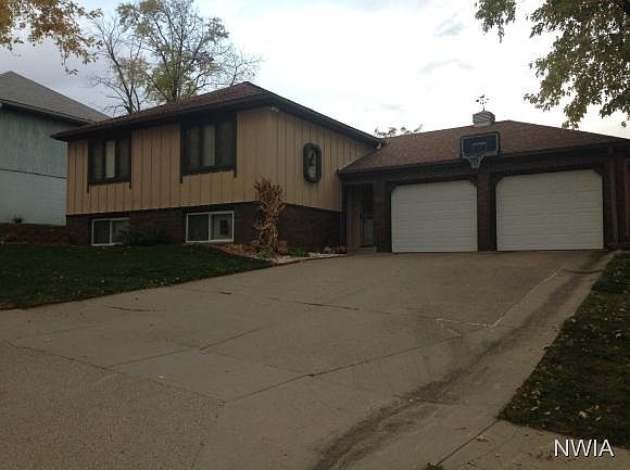 1st image of 3004 Norman Dr