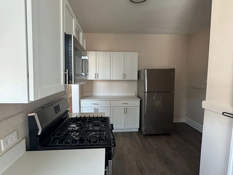 605 Hinman — Photo 35