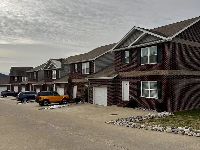 Eagle View Luxury Apartments — Photo 95