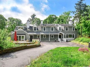 365 Cedar Swamp Rd, Glen Head, NY 11545