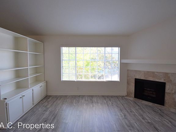 3rd image of 12150 Oxnard St APT 7