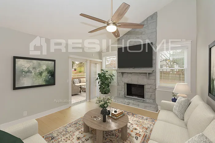 428 Jessie Dr — Photo 3