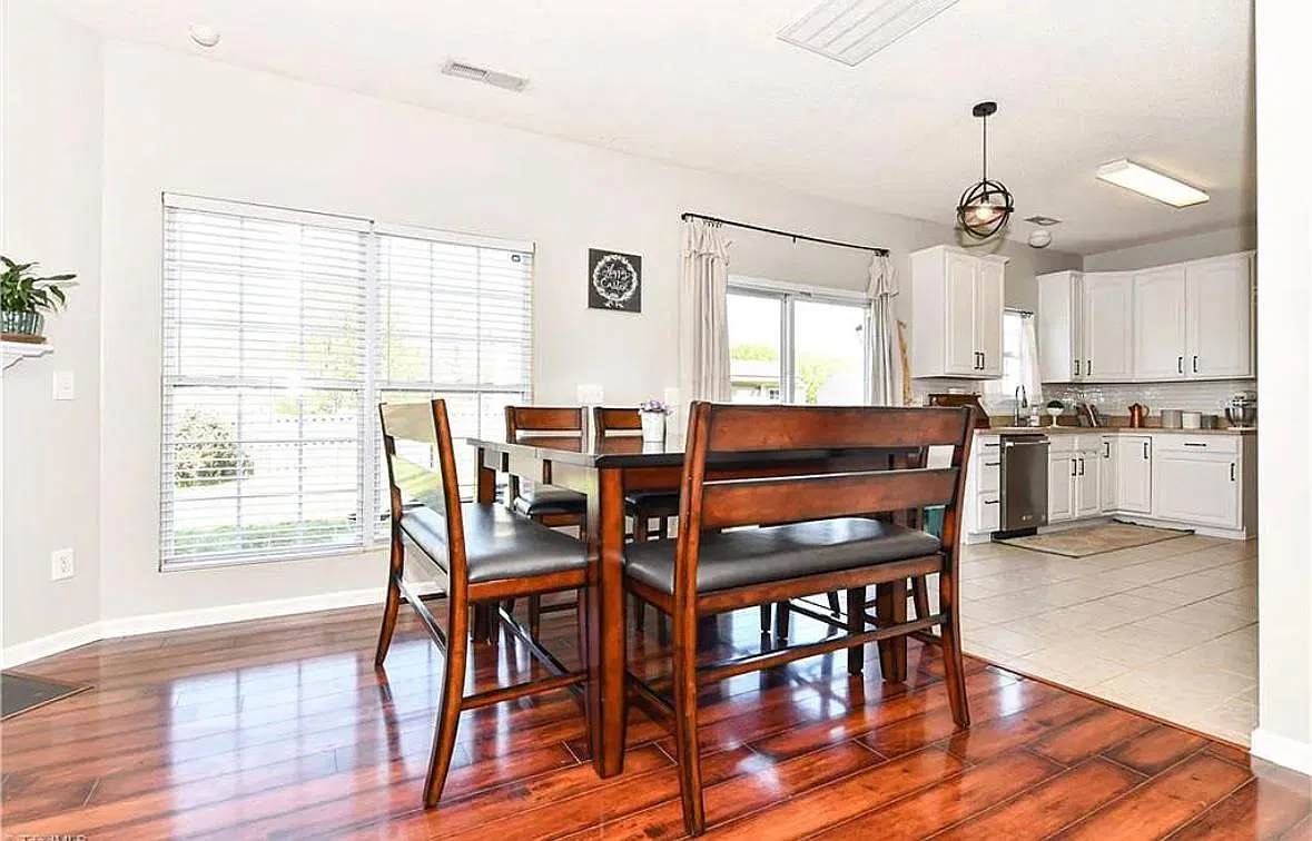 1 Blackhaw Ct — Photo 3