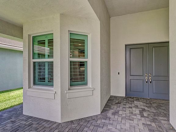 4th image of 11972 SW Waterford Isle Way