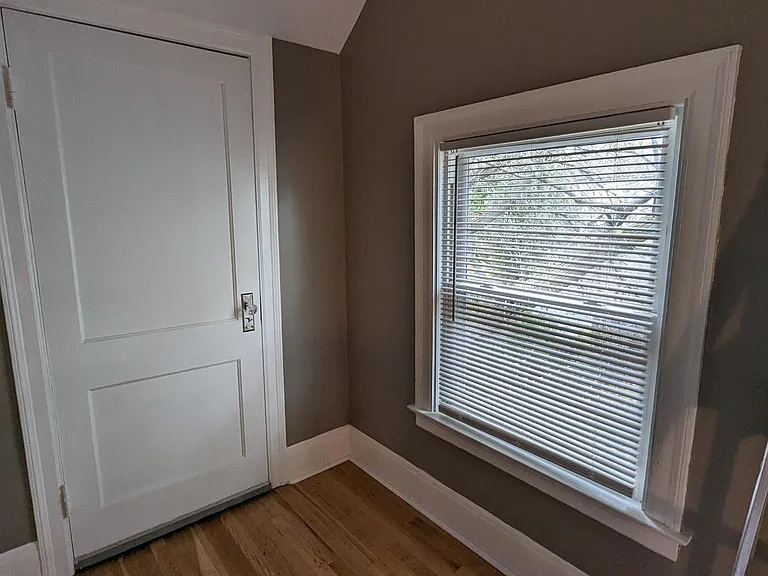Landing 2nd floor