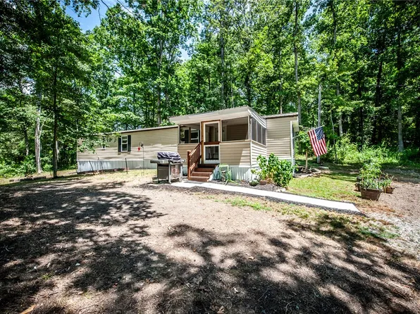122 Westgate Dr, Westminster, SC 29693