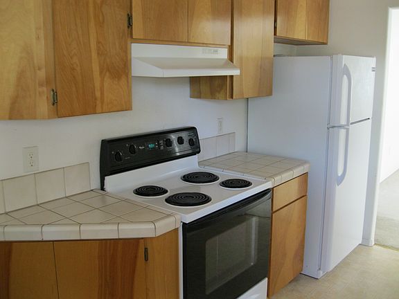 4th image of 582 Teakwood Dr