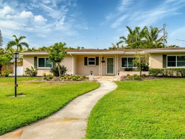 3072 Meyer Dr, Sarasota, FL 34239