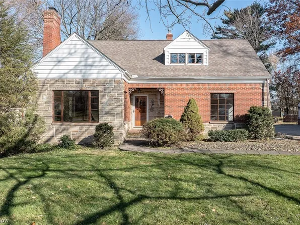 19610 Westwood Dr, Strongsville, OH 44149