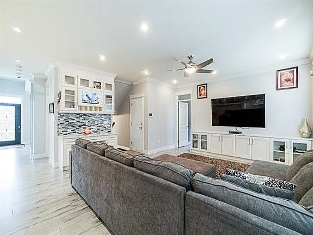 10595 159b St #UPPER — Photo 4
