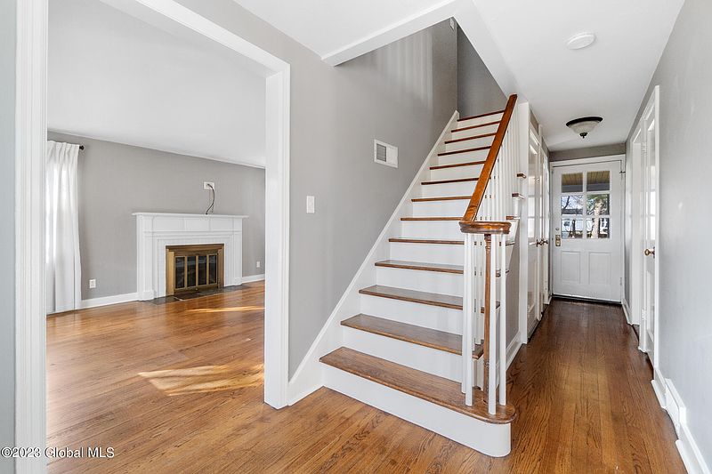 5th image of 361 S Main Avenue