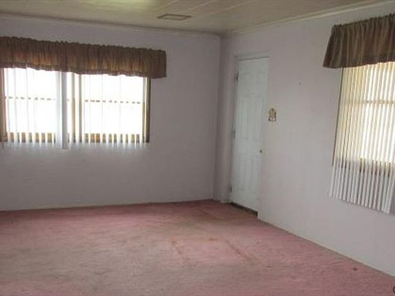 2nd image of 415 S Crescent Dr