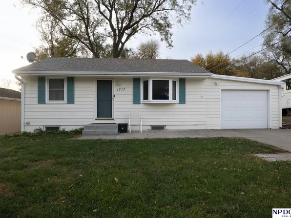 1717 N 71st St, Lincoln, NE 68505