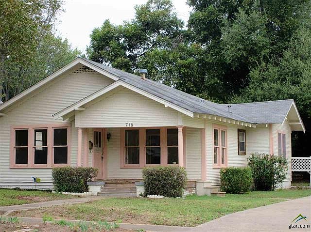 1st image of 718 San Antonio St
