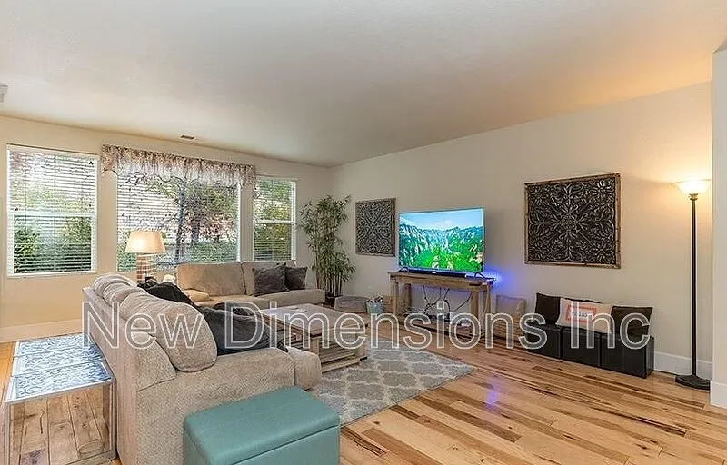 2 bed, 2.0 bath, 1676 sqft, $2,600 — Photo 3