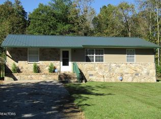 1006 Hopi Dr, Crossville, TN 38572