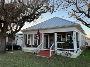 1019 E Bowers Ave, Dime Box, TX 77853