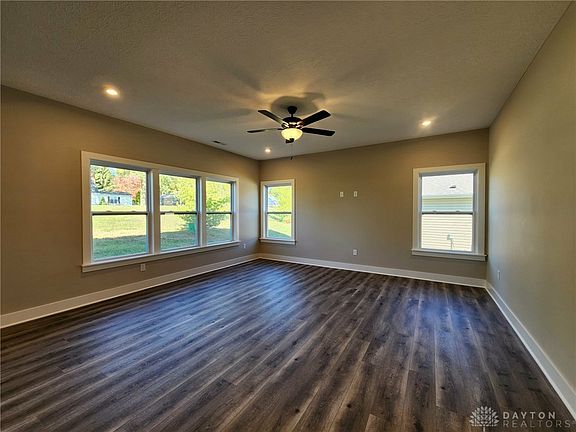 5th image of 3384 Randall Dr