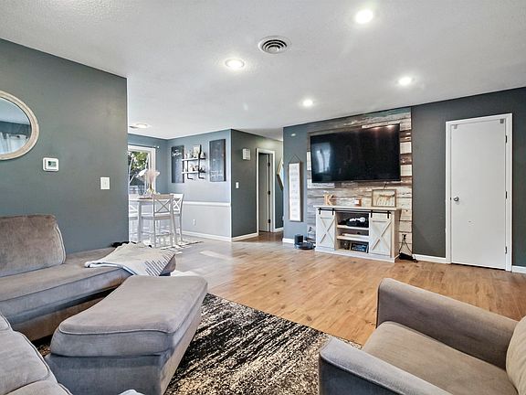 5th image of 512 Cherry Ln