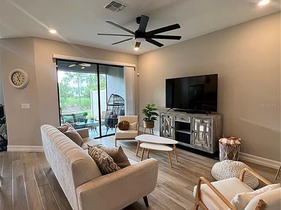 5th image of 4547 Almada Ln