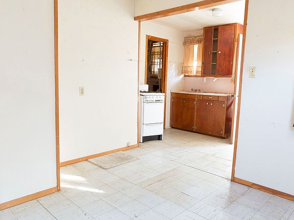4th image of 1003 Anita St
