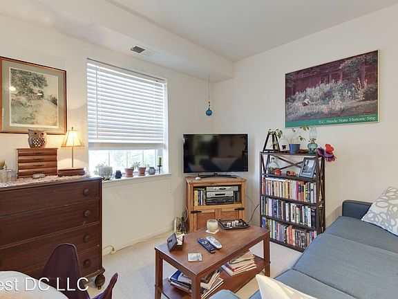 3rd image of 3609 38th St NW APT 404
