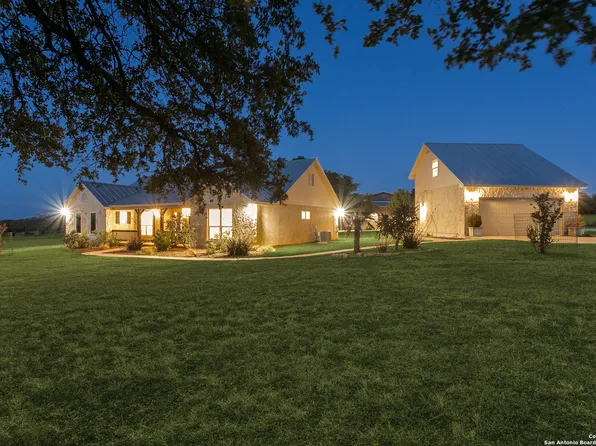 107 PECAN PKWY, Boerne, TX 78006