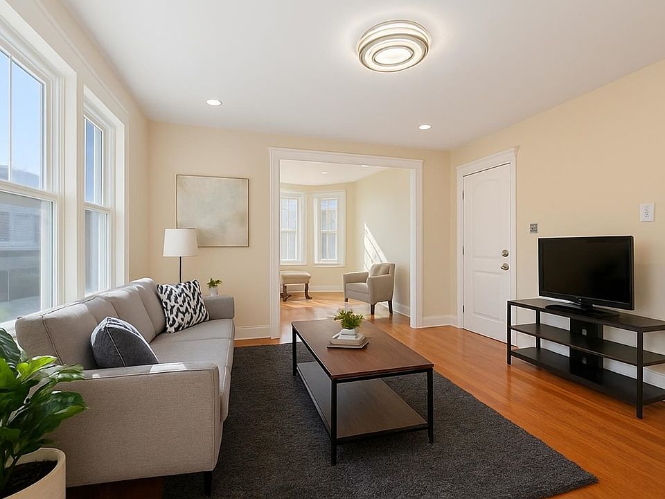 1st image of 1402 8th St #2