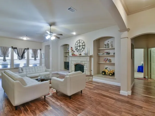 2705 Fox Creek Trl, Arlington, TX 76017