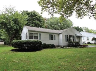 94 Brookview Dr, Rochester, NY 14617