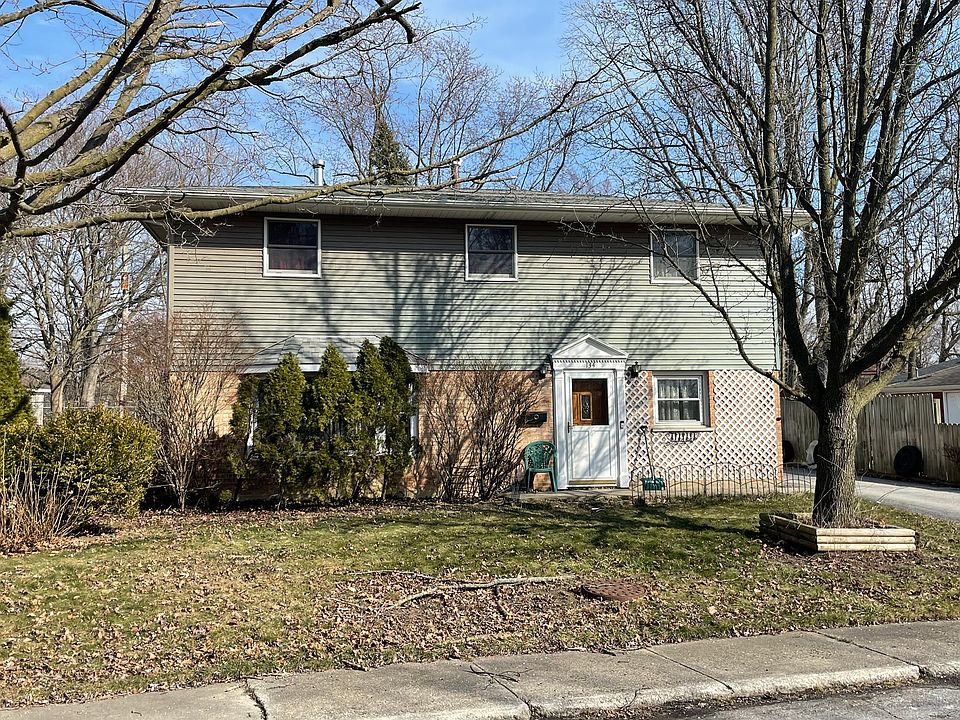 1st image of 134 Iroquois St