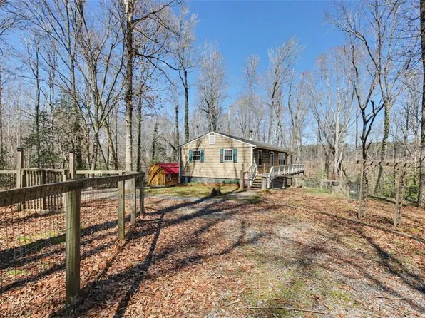 9937 Bacons Ln, Gloucester, VA 23061