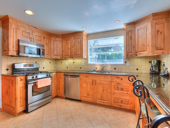 2nd image of 73 Greensboro Way