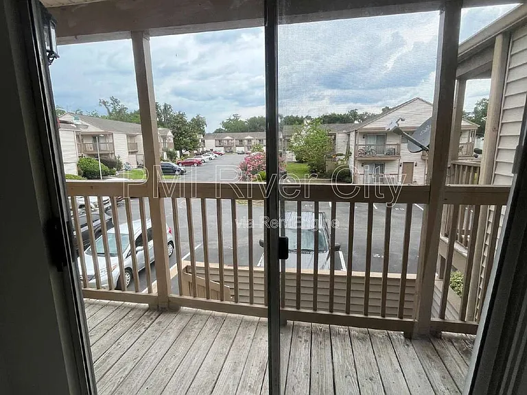 2300 Twelve Oaks Dr #F2 — Photo 5
