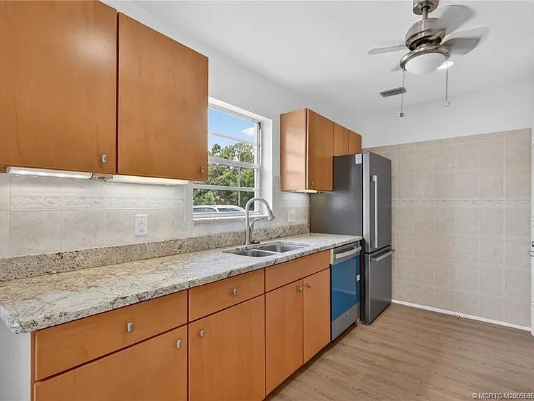 2 Lake Vista Trl #107 — Photo 16