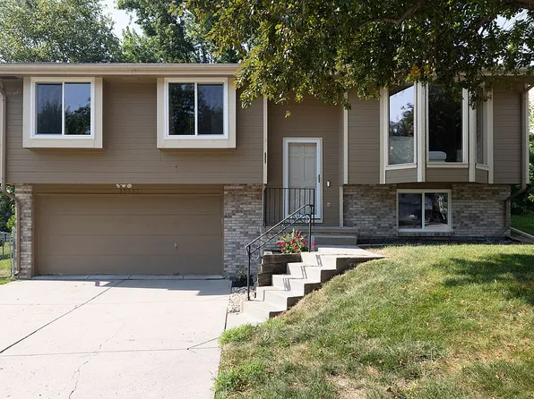 15322 Parker Plz, Omaha, NE 68154