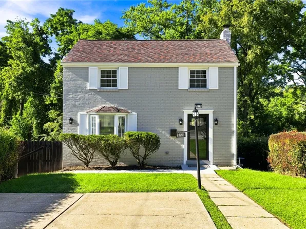 1227 Circle Dr, Pittsburgh, PA 15221