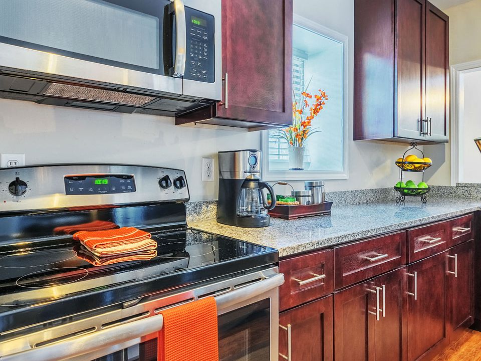 1st image of 233 N Main St #4239751