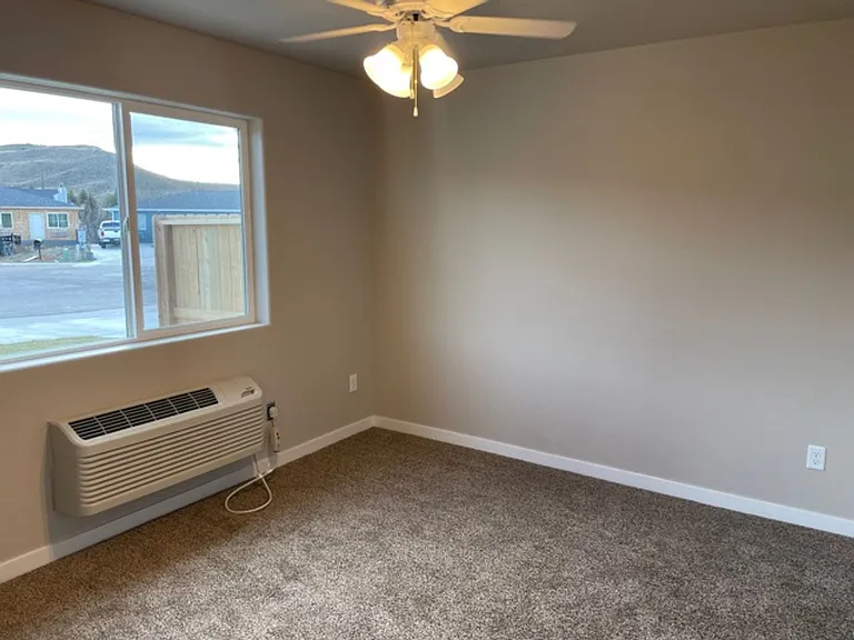 1530 Aryn Ln — Photo 7