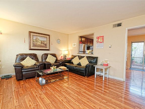 3rd image of 1043 E Huntington Dr Unit D