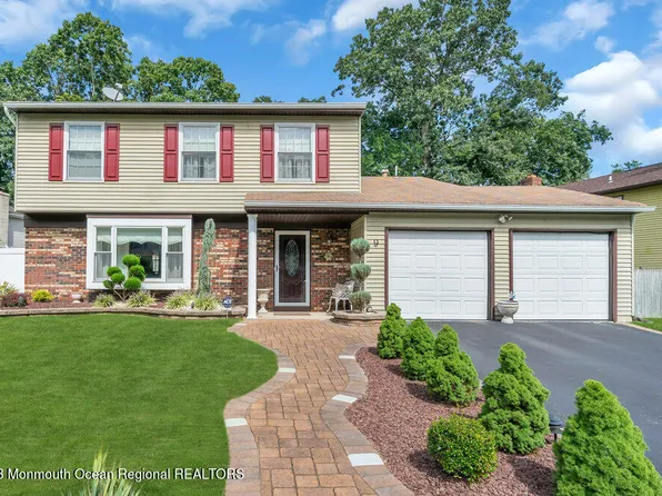 9 Flintlock Drive, Howell, NJ 07731